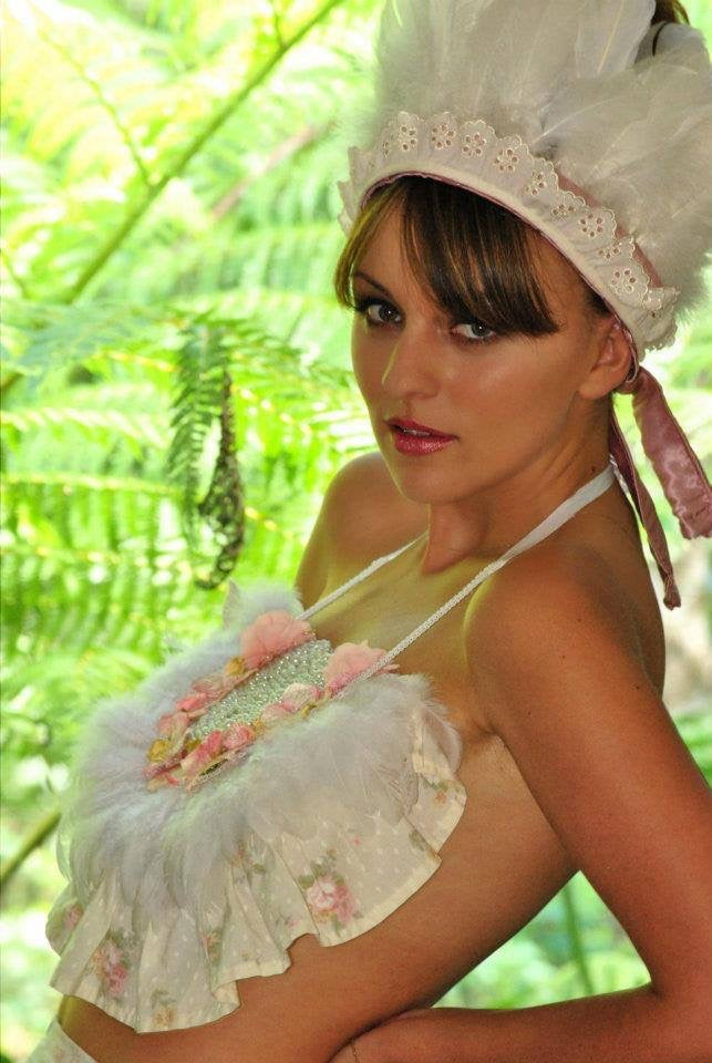 Feature Beaded neck art