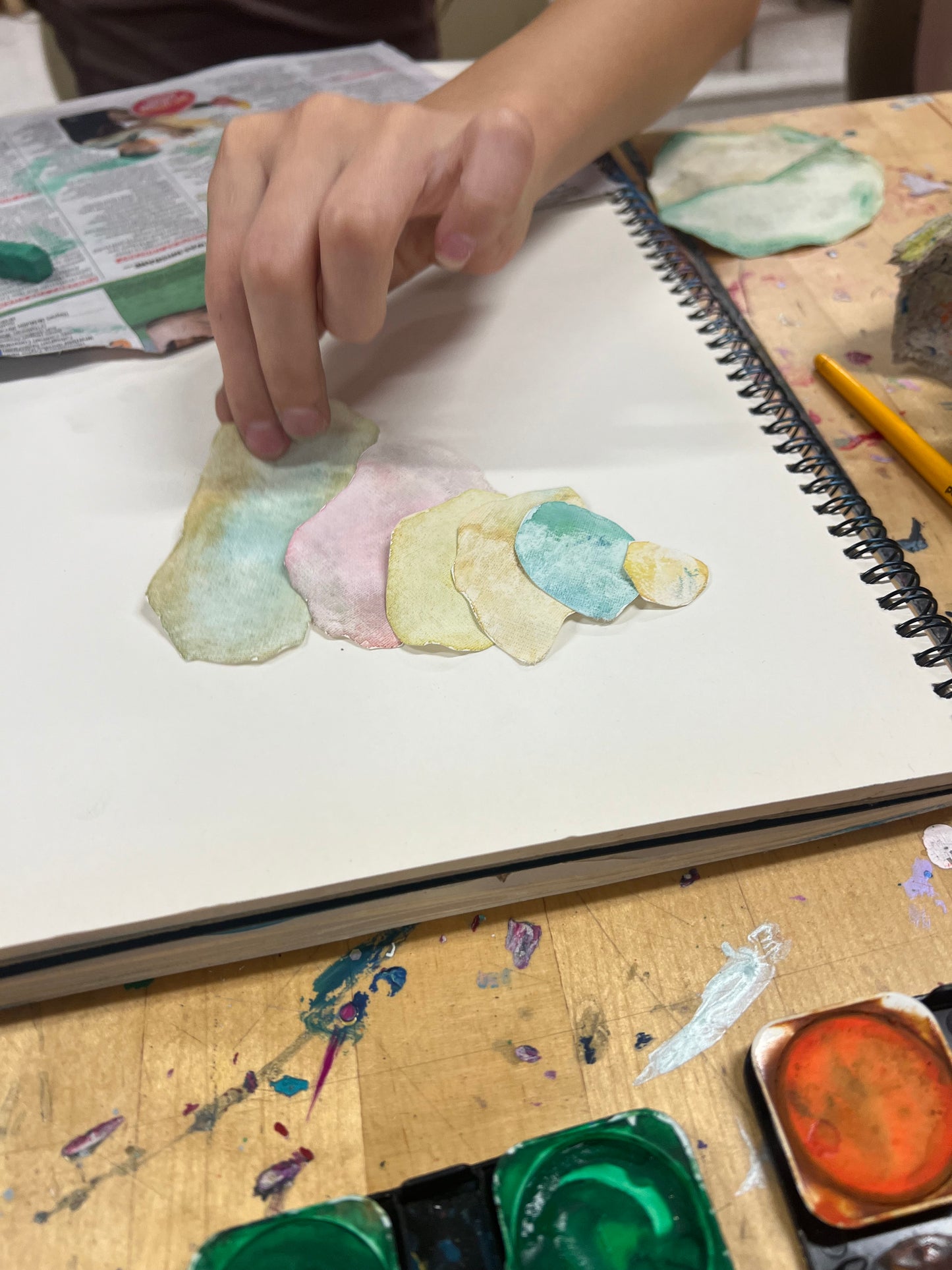 Grounded holiday mixed media Art class- Friday 3rd Oct
